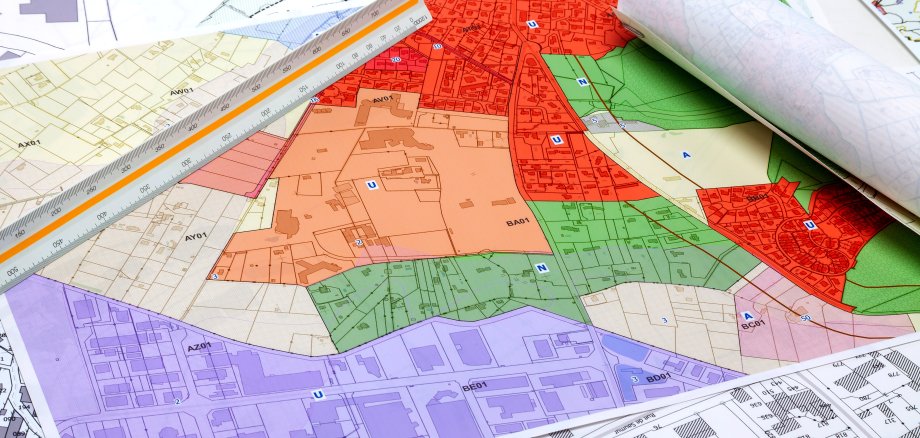 Urbanisme - Aménagement du territoire - Cartes de plan local d'urbanisme et cadastre