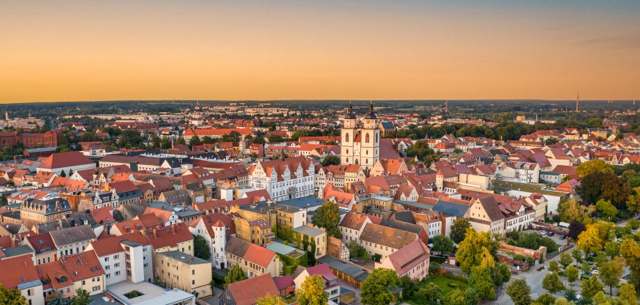 Panorama Luftbild über die Altstadt von Lutherstadt Wittenberg in Sachsen-Anhalt, Deutschland