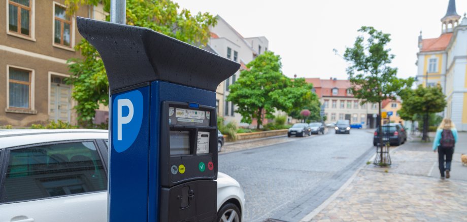 Parkscheinautomat an einer Straße