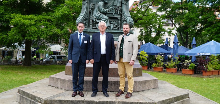 v.l.n.r.: Moritz Petry (DFWR-Präsidium), Georg Schirmbeck (DFWR-Präsident), Bernhard Breitsameter (DFWR-Präsidium)